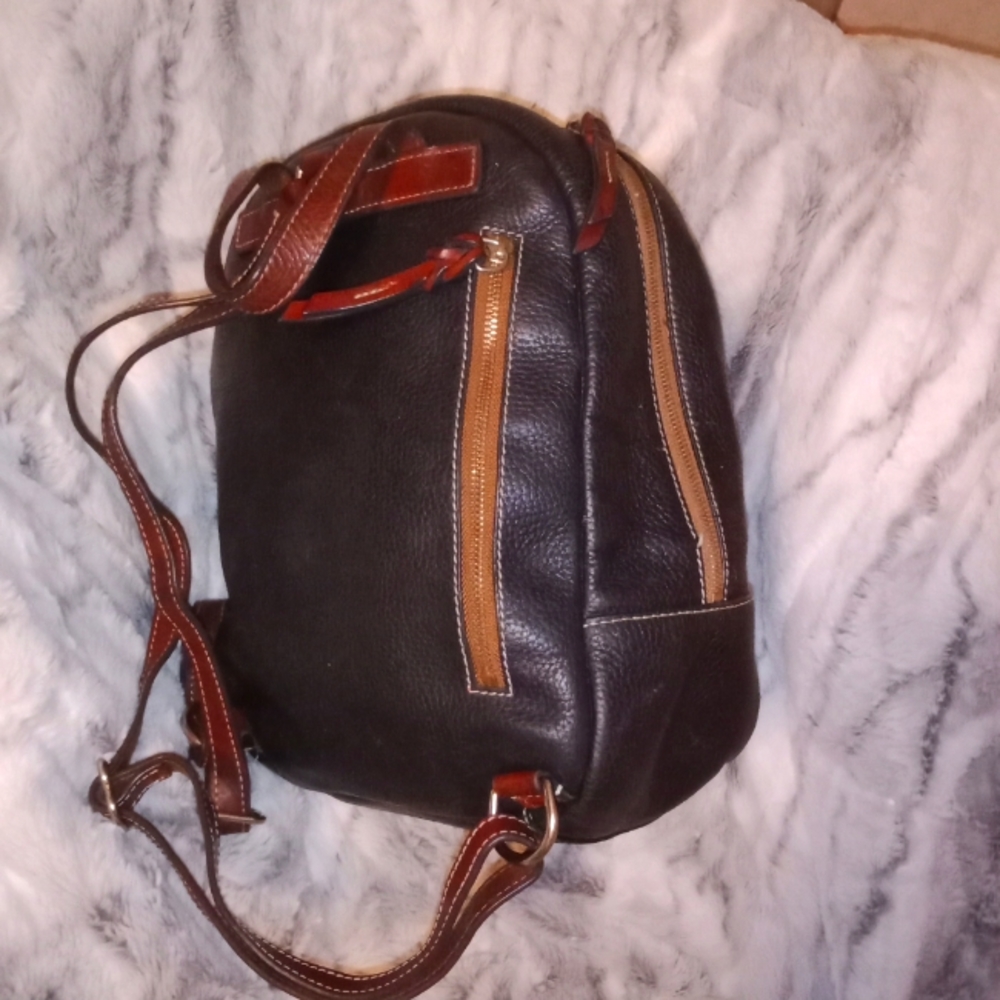 Dooney & Bourke 🎒
